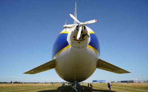 Zeppelin NT 101 Luftschiff Zeppelin am Flugplatz der Weißen Möwe Wels