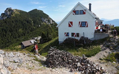 Naturfreunde Hütte Über den Naturfreundesteig auf den Traunstein