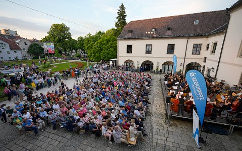 Konzert im Burggarten Wels