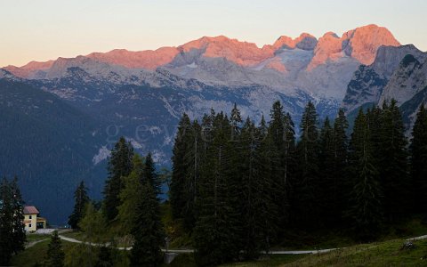 Alpengluehen im Abendlicht von der Gablonzer Huette