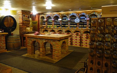 Weinkeller Weingut Moser in Leutschach. Mit 700 Höhenmeter das höchstgelegene Weingut Österreichs.