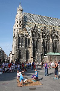 Strassenkünstler vor dem Stephansdom