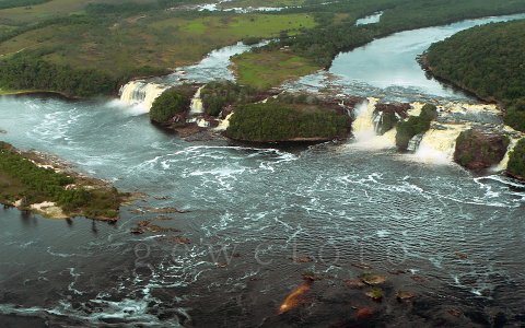Wasserfall Wasserfall in der Lagune von Canaima (Salto Sapo)