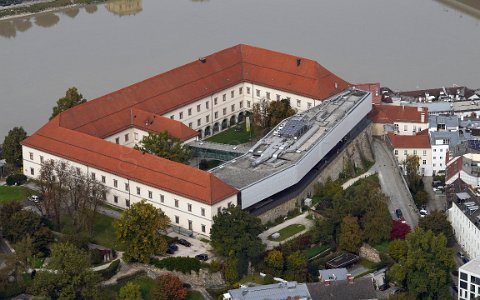 _GEW0306_Linz_Schloss_Museum_Donau_Luftbild_gewefoto_Oberoesterreich